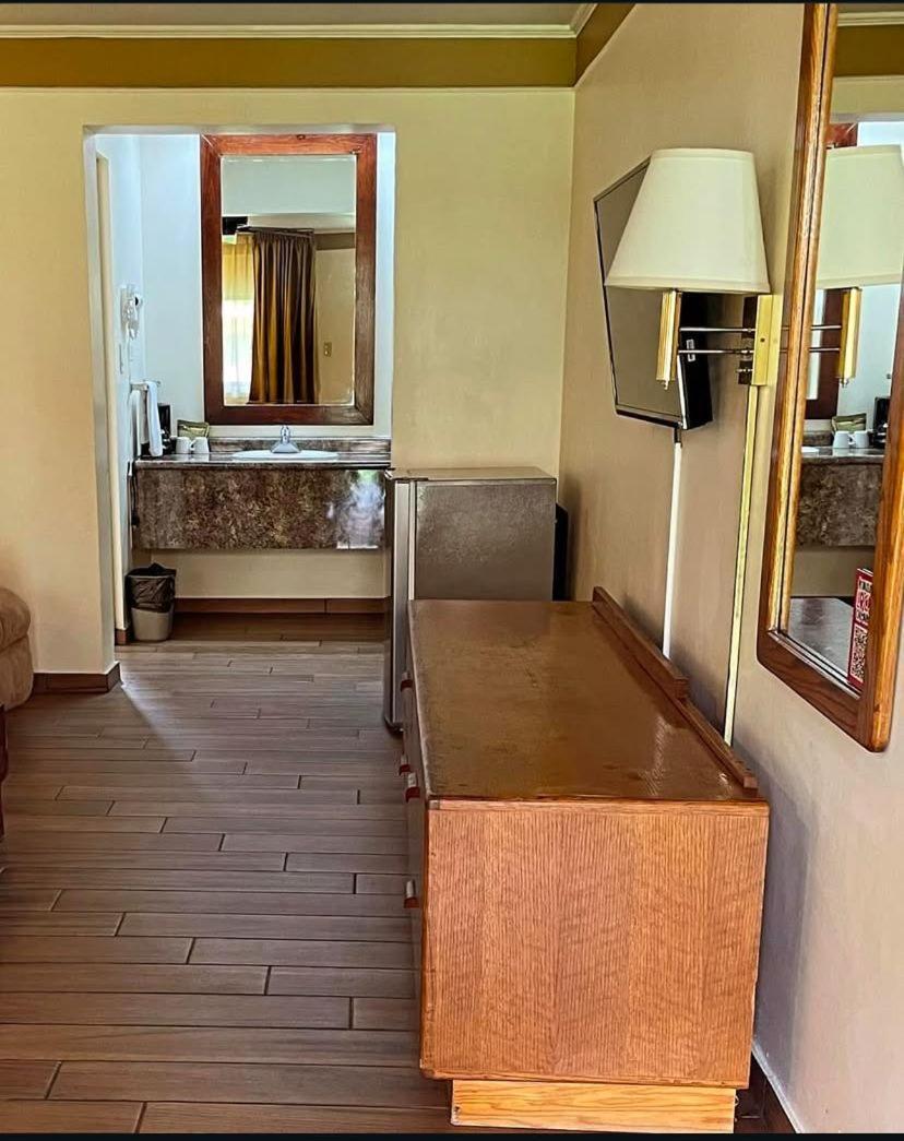 Hotel Santa Fe Camargo Ngoại thất bức ảnh